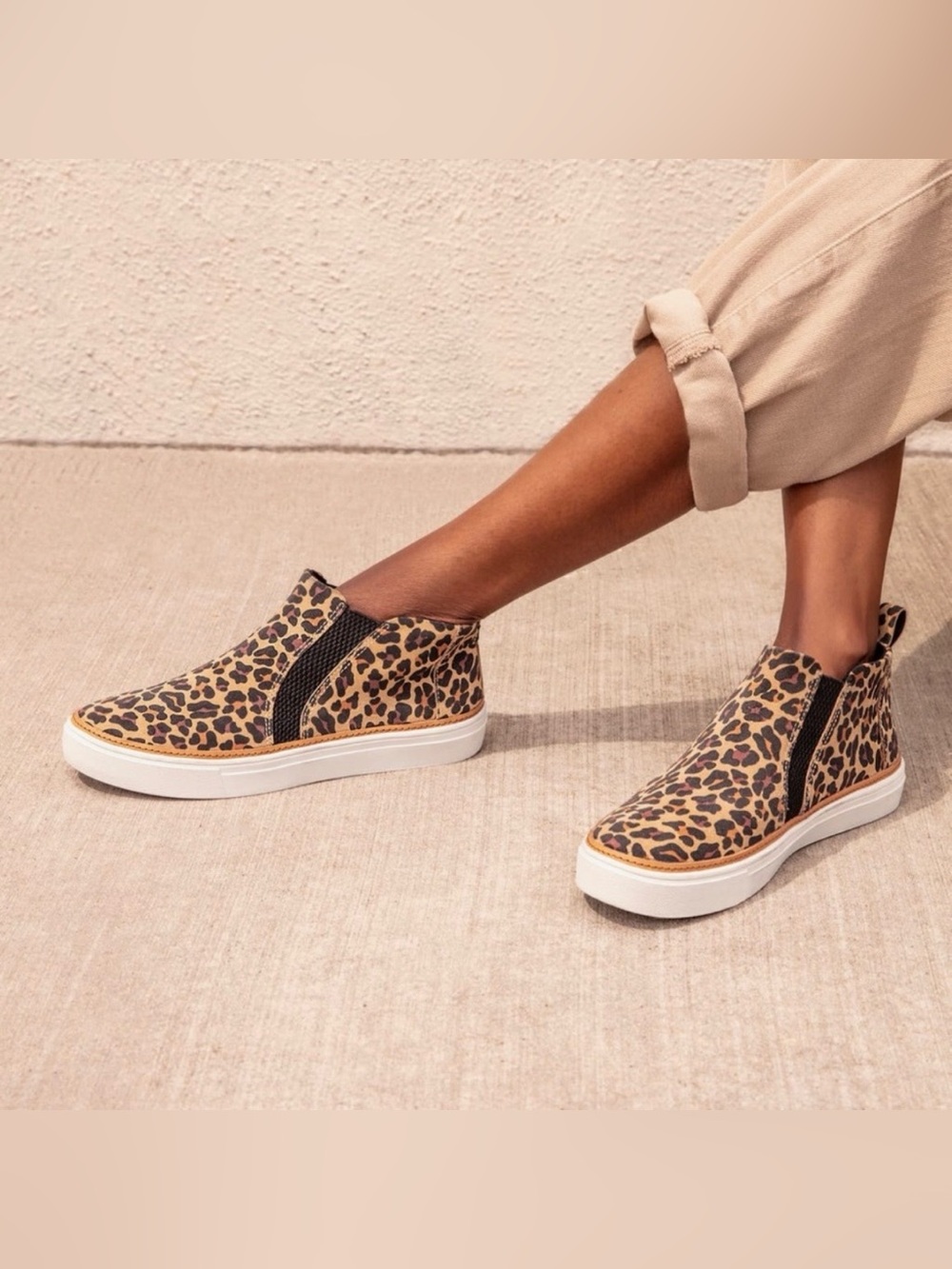 Toms Bryce Leopard Print Suede Slip On Mid Top Sneakers Tan‎ Black 7.5 Women’s